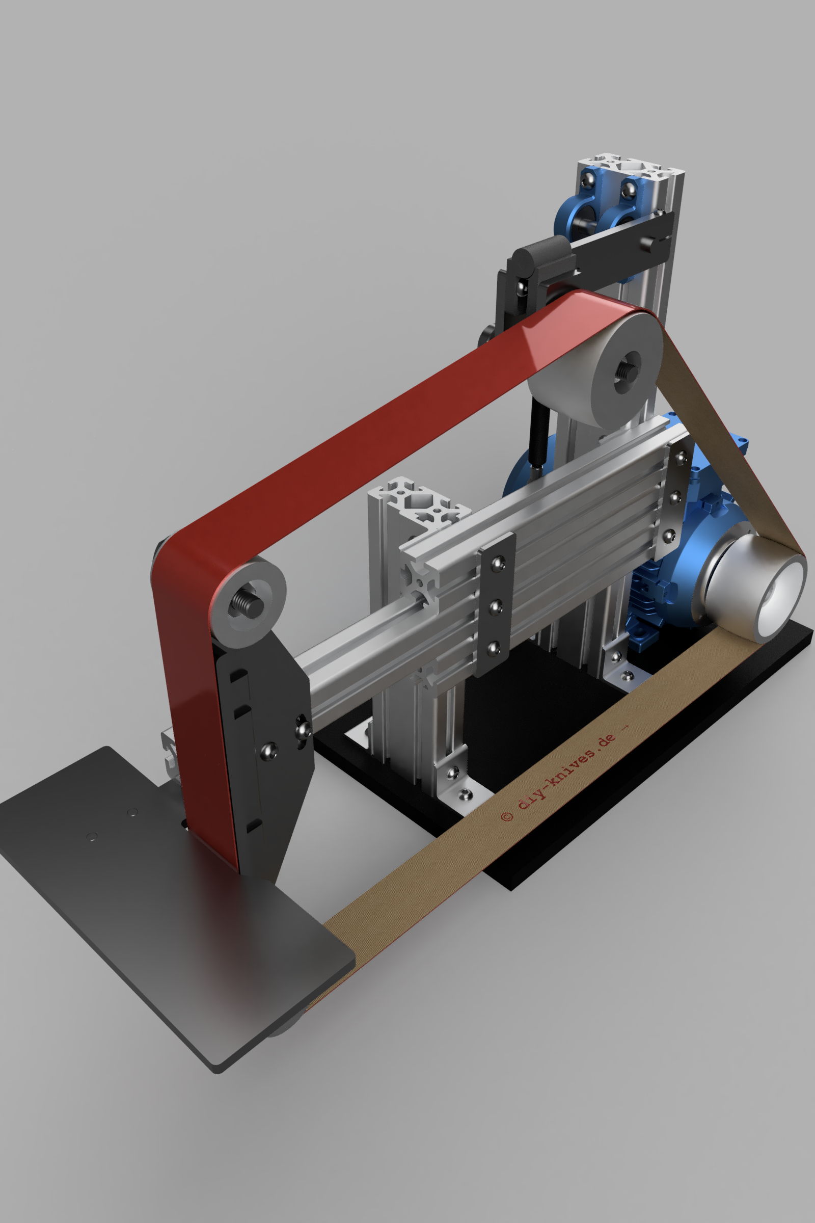 Eigenbau einer Bandschleifmaschine für 50x2000 Schleifbänder zum Messermachen. Gebaut aus Alu-Profilen, ohne Schweißen.